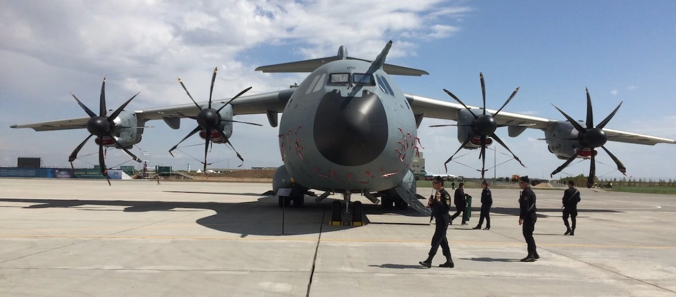 Επίδειξη στρατηγικών αερομεταφορών από την Τουρκία: Α400Μ μεταφέρει Τ-129